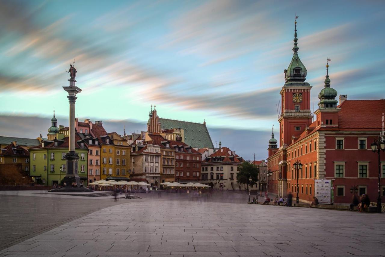 Helvetia Plus B&B - Private Rooms And Apartments Warszawa Exteriör bild